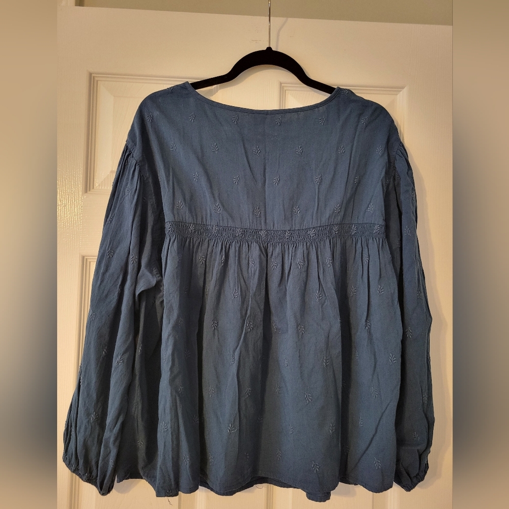 Old Navy XL Women's Blue Blouse - Picture 2 of 6